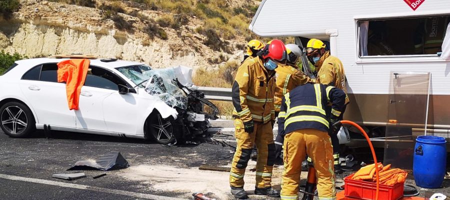 Accidente en EL Campello: tres muertos y dos personas heridas Accidente en EL Campello: tres muertos y dos personas heridas
