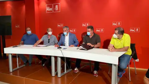 Rueda de prensa de los alcaldes de la montaña leonesa. Rueda de prensa de los alcaldes de la montaña leonesa.