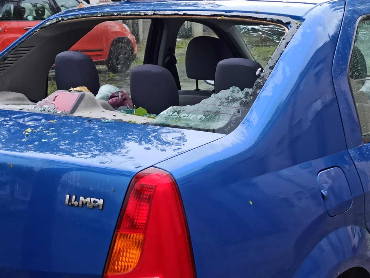 Desbordados tras la tormenta de granizo en Ciudad Real Desbordados tras la tormenta de granizo en Ciudad Real