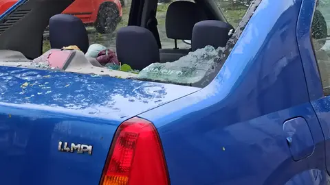 Coche luna rota Tormenta de granizo en Ciudad Real