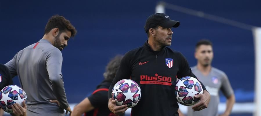 Simeone, durante un entrenamiento con el Atlético de Madrid. Simeone, durante un entrenamiento con el Atlético de Madrid.