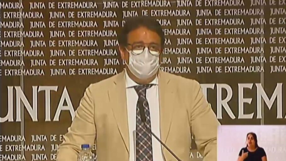 Jos&eacute; Mar&iacute;a Vergeles, consejero de Sanidad de Extremadura