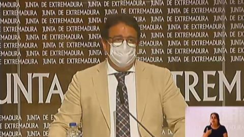Jos&eacute; Mar&iacute;a Vergeles, consejero de Sanidad de Extremadura