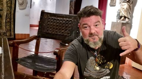 Fran Contreras con el "Sill&oacute;n del Diablo"