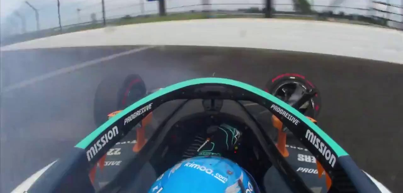 Vídeo: Así fue el accidente de Fernando Alonso en Indianápolis Vídeo: Así fue el accidente de Fernando Alonso en Indianápolis