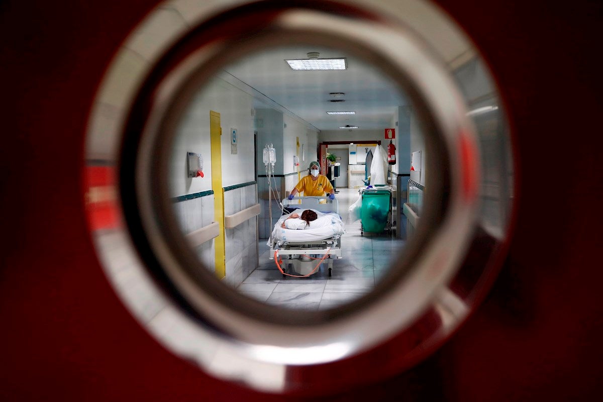 Cae un 66% el crecimiento total de ingresos por coronavirus en los hospitales madrileños en la última semana Cae un 66% el crecimiento total de ingresos por coronavirus en los hospitales madrileños en la última semana