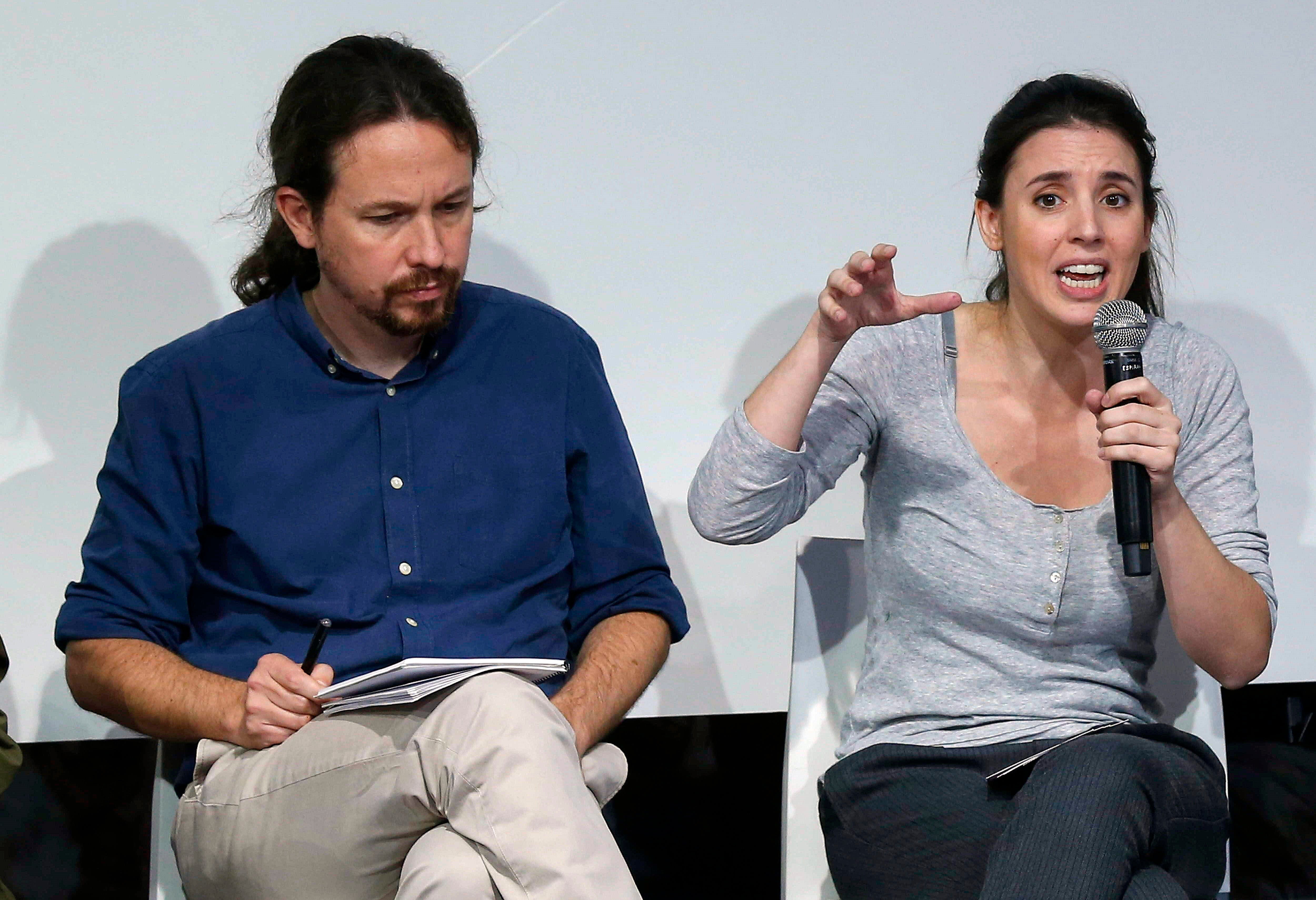 Pablo Iglesias e Irene Montero interrumpen sus vacaciones en Asturias "por seguridad" tras sufrir amenazas Pablo Iglesias e Irene Montero interrumpen sus vacaciones en Asturias "por seguridad" tras sufrir amenazas