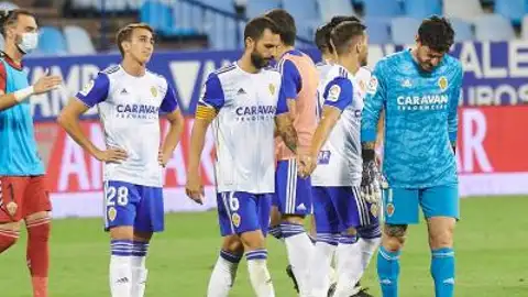 Real Zaragoza tras perder el play off de ascenso Jugadores del Real Zaragoza