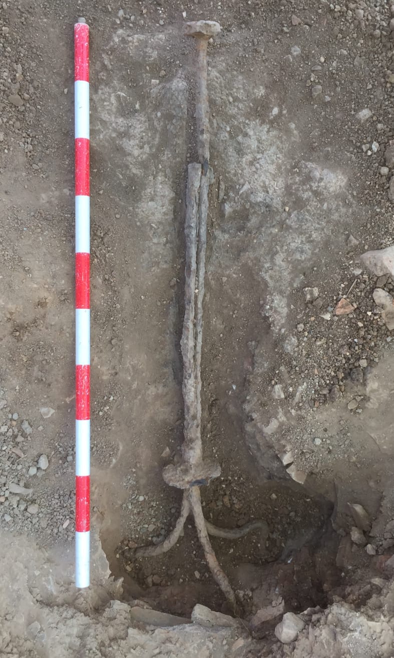 Descubierto en Zahara de la Sierra un candelabro del siglo II "único en la península" Descubierto en Zahara de la Sierra un candelabro del siglo II "único en la península"