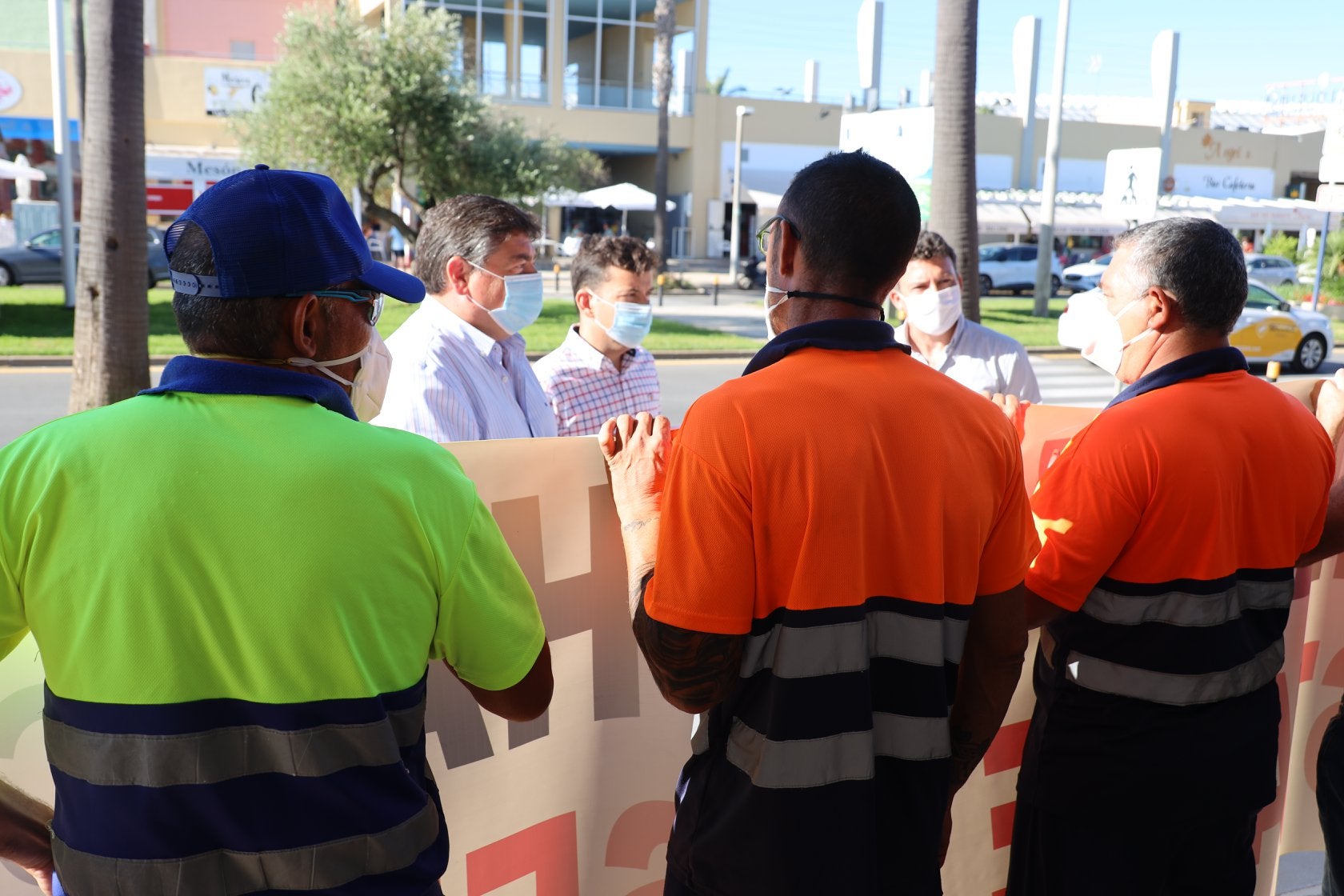 El Ayuntamiento de Rota actuará como mediador en el conflicto laboral de los trabajadores del servicio de agua y basura en Costa Ballena El Ayuntamiento de Rota actuará como mediador en el conflicto laboral de los trabajadores del servicio de agua y basura en Costa Ballena
