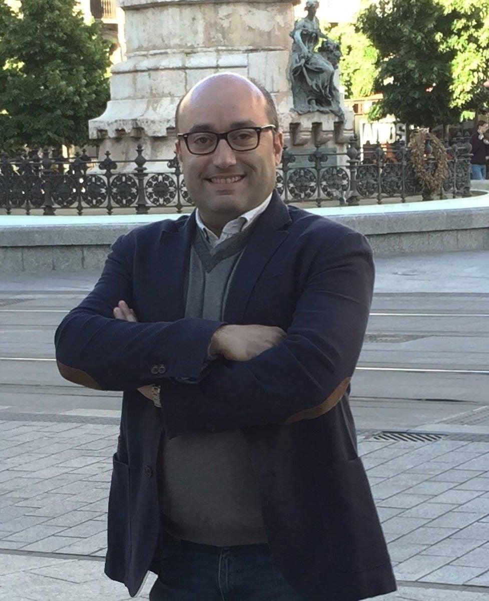 "Salvemos Benidorm" presenta al presidente de la Generalitat un plan de rescate con ayudas valoradas en 115 millones de euros "Salvemos Benidorm" presenta al presidente de la Generalitat un plan de rescate con ayudas valoradas en 115 millones de euros