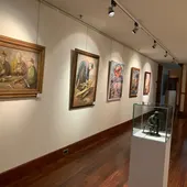 Exposición en el Edificio de Botines Exposición en el Edificio de Botines