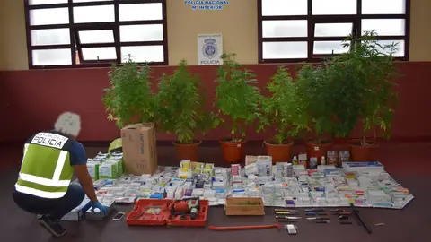 La Policía Nacional detiene a dos individuos por delito contra la salud pública y contra el patrimonio Sucesos