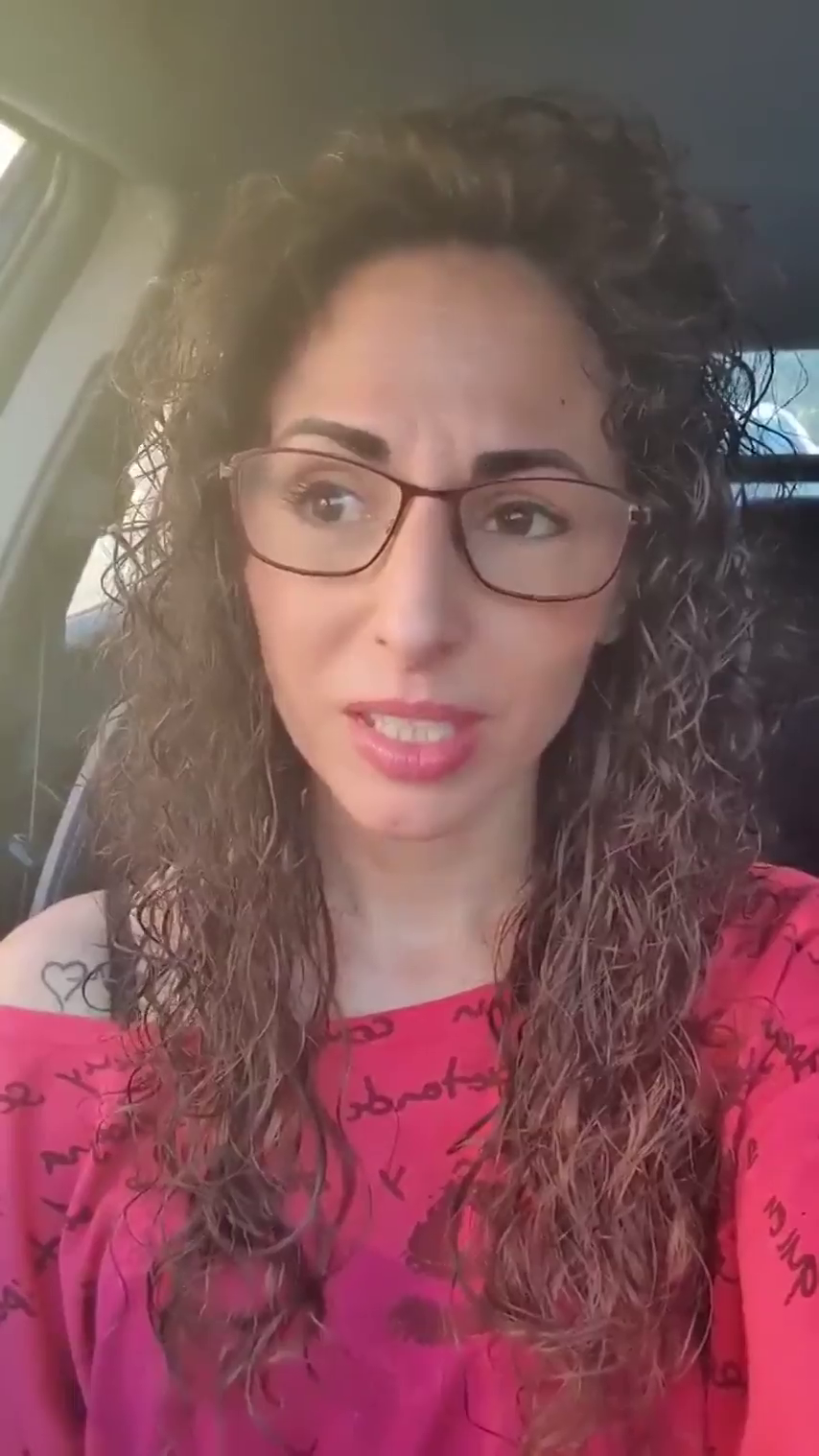 Vídeo: La enfermera que se retira temporalmente y desolada a causa de los negacionistas del virus que luchan contra los sanitarios Vídeo: La enfermera que se retira temporalmente y desolada a causa de los negacionistas del virus que luchan contra los sanitarios