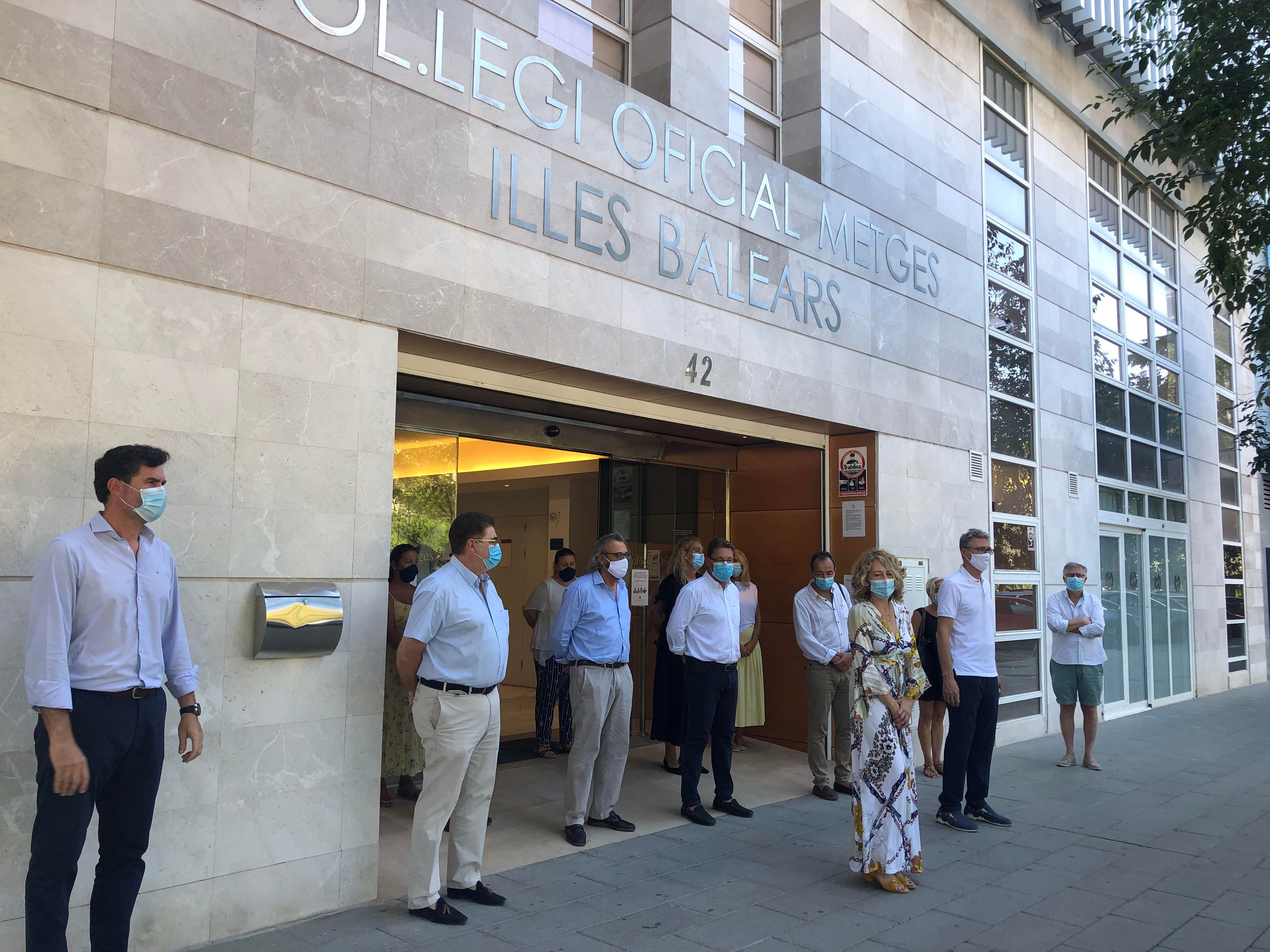 Los médicos alertan del "desgaste" y "colapso" en los centros de salud ante el incremento de contagios en Baleares Los médicos alertan del "desgaste" y "colapso" en los centros de salud ante el incremento de contagios en Baleares