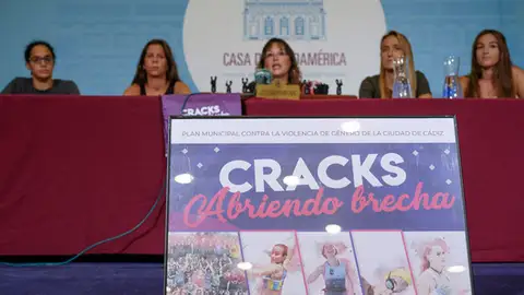 Presentación de la campaña 'Cracks' Presentación de la campaña 'Cracks'