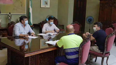 Instantes de la reunión en el Ayuntamiento de Rota Instantes de la reunión en el Ayuntamiento de Rota
