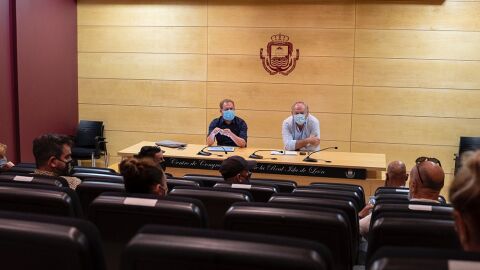 Reuni&oacute;n en el Palacio de Congresos