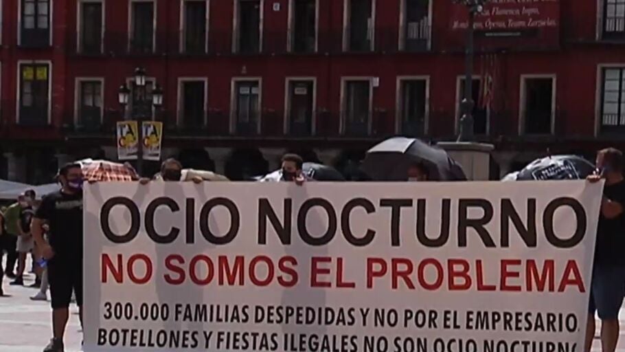 Los bares de copas piden equipararse al resto de la hosteler&iacute;a para poder abrir hasta la una de la madrugada