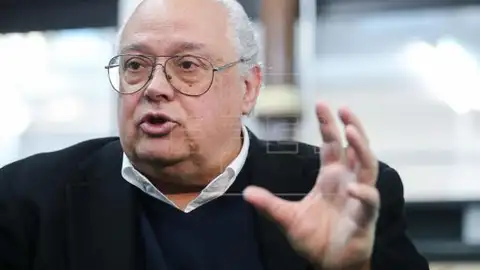 Para el catedrático Más Coma los rebrotes y los asintomáticos están siendo un problema. El epidemiólogo de la Oms, Santiago Mas Coma pide conciencia ciudadana porque solo así se podrá frenar la situación.