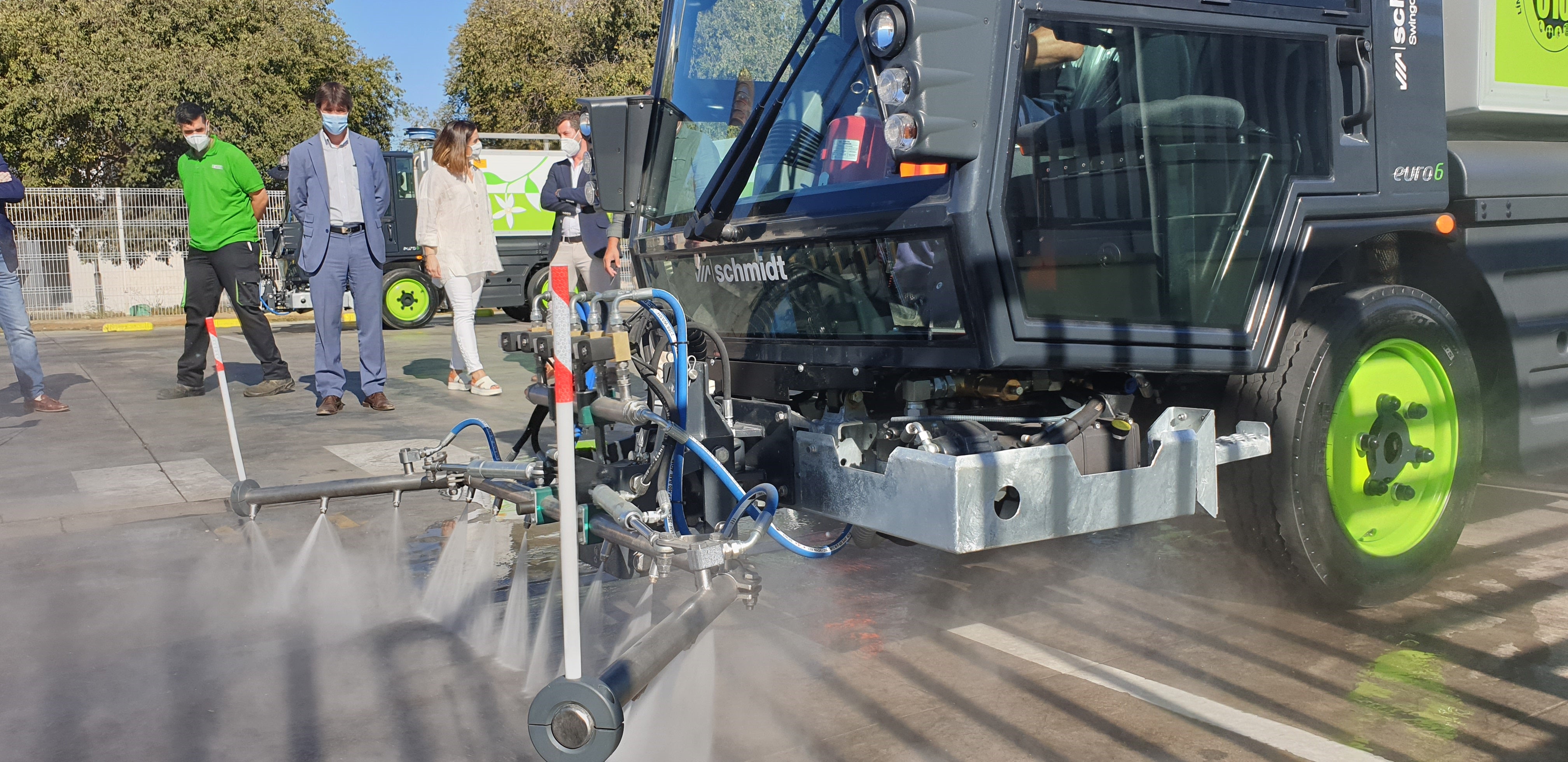 Lipasam incorpora las primeras cuatro nuevas baldeadoras para mejorar el servicio de limpieza Lipasam incorpora las primeras cuatro nuevas baldeadoras para mejorar el servicio de limpieza