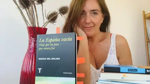 Mercedes Corbillón Un lato en el camino