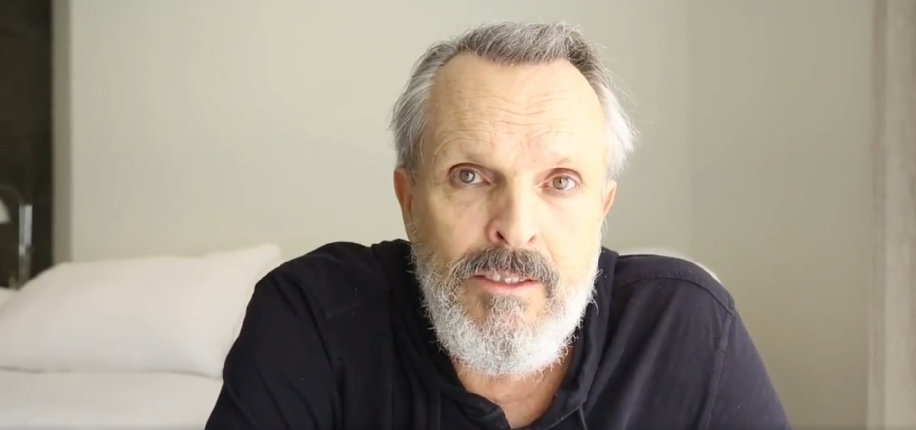 Miguel Bosé en contra de la vacuna de la Covid: "Si es obligatoria, creo que hay algo dictatorial detrás" Miguel Bosé en contra de la vacuna de la Covid: "Si es obligatoria, creo que hay algo dictatorial detrás"