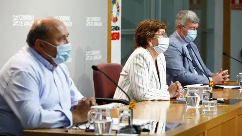 La consejera y responsables del departamento y del IASS en rueda de prensa La consejera y responsables del departamento y del IASS en rueda de prensa