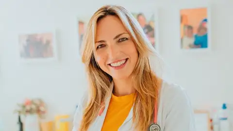 Lucía Galán Bertrand Lucía Galán Bertrand de Lucía, mi pediatra