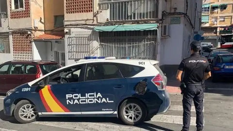 Una patrulla en una calle de Alicante Una patrulla en una calle de Alicante