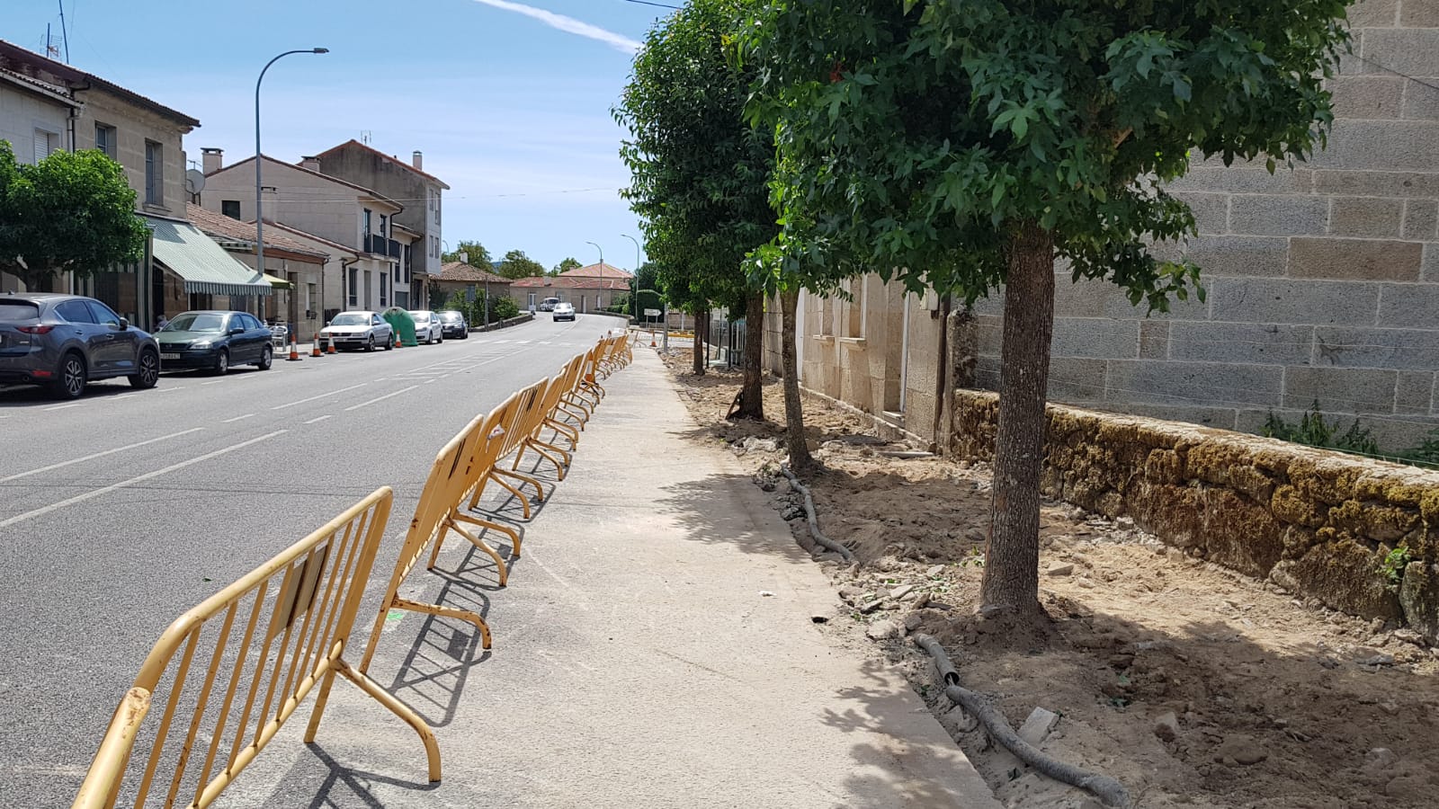 La Xunta inicia la ejecución de un nuevo camino peatonal en Albarellos La Xunta inicia la ejecución de un nuevo camino peatonal en Albarellos