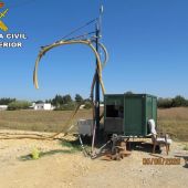 Imagen de un extractor ilegal de agua