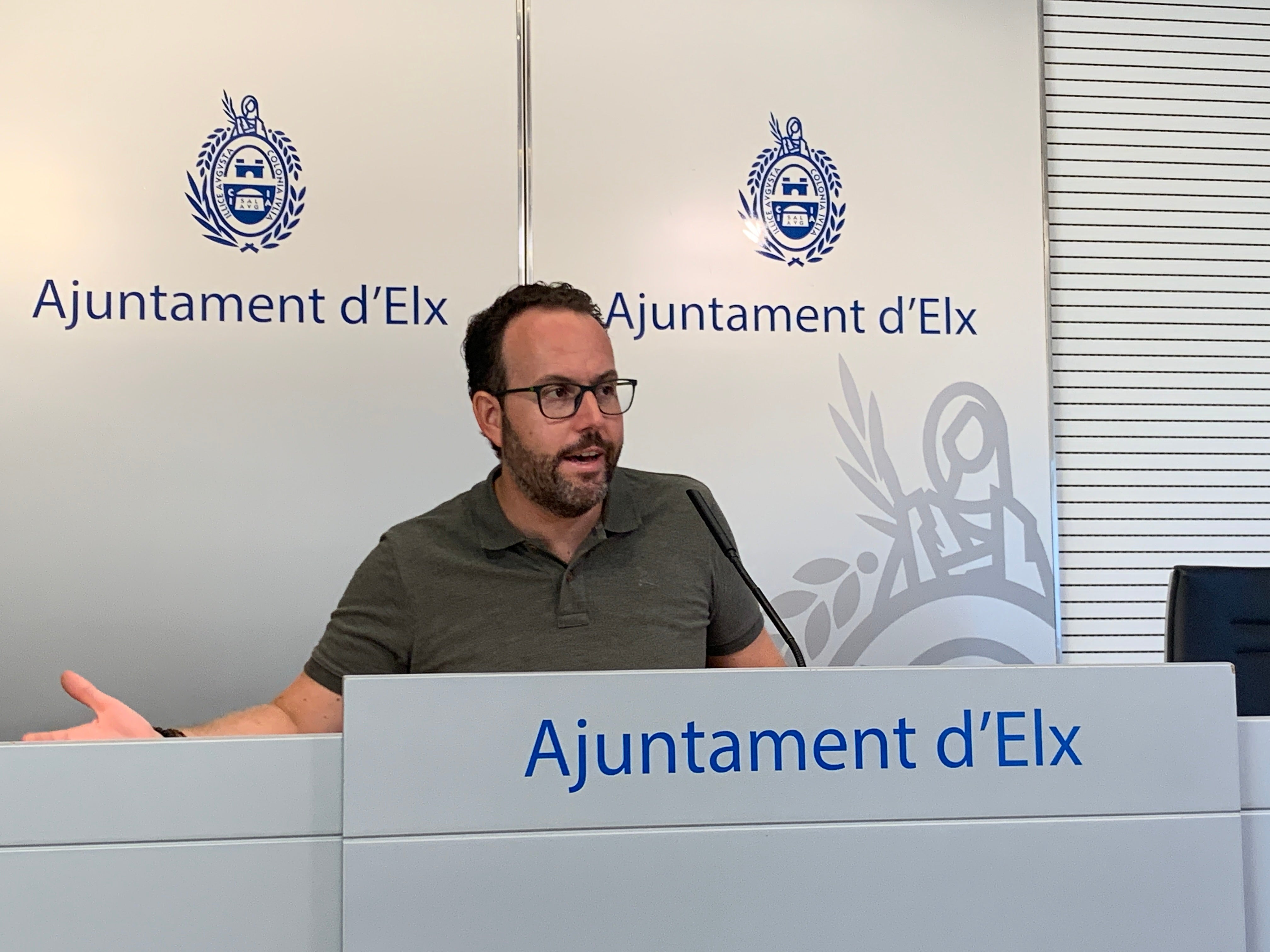 La Junta de Gobierno de Elche propone adjudicar el nuevo servicio de limpieza a 'Urbaser-FCC' La Junta de Gobierno de Elche propone adjudicar el nuevo servicio de limpieza a 'Urbaser-FCC'
