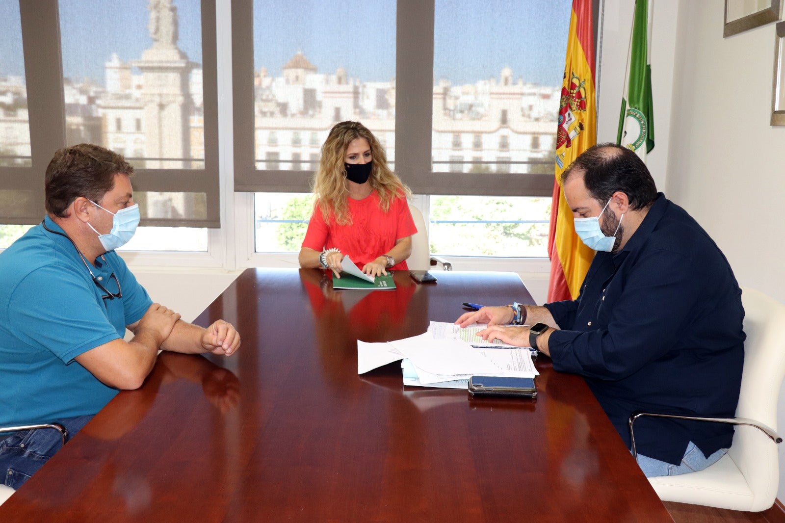 Junta y Estella se reúnen para acordar líneas de actuación conjunta contra la 'despoblación' de la zona rural Junta y Estella se reúnen para acordar líneas de actuación conjunta contra la 'despoblación' de la zona rural