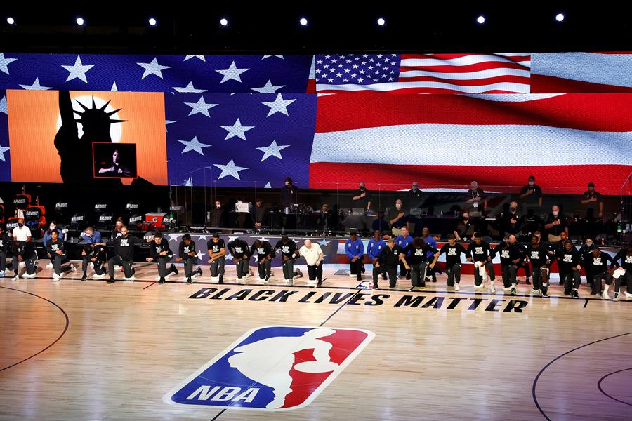 Histórico plante en los playoff de la NBA en protesta de la violencia policial en Winsconsin Histórico plante en los playoff de la NBA en protesta de la violencia policial en Winsconsin