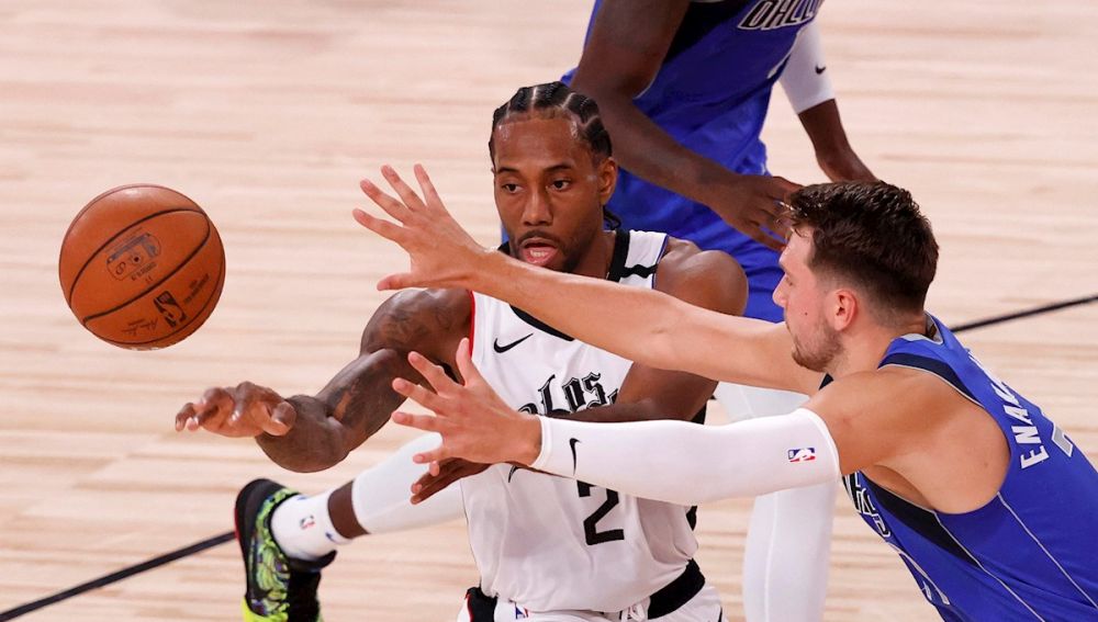 Doncic con Leonard Doncic con Leonard
