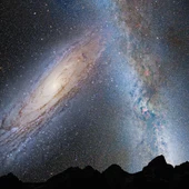 La Vía Láctea y Andrómeda, dos galaxias destinadas a chocar, establecen su primer contacto La Vía Láctea y Andrómeda, dos galaxias destinadas a chocar, establecen su primer contacto