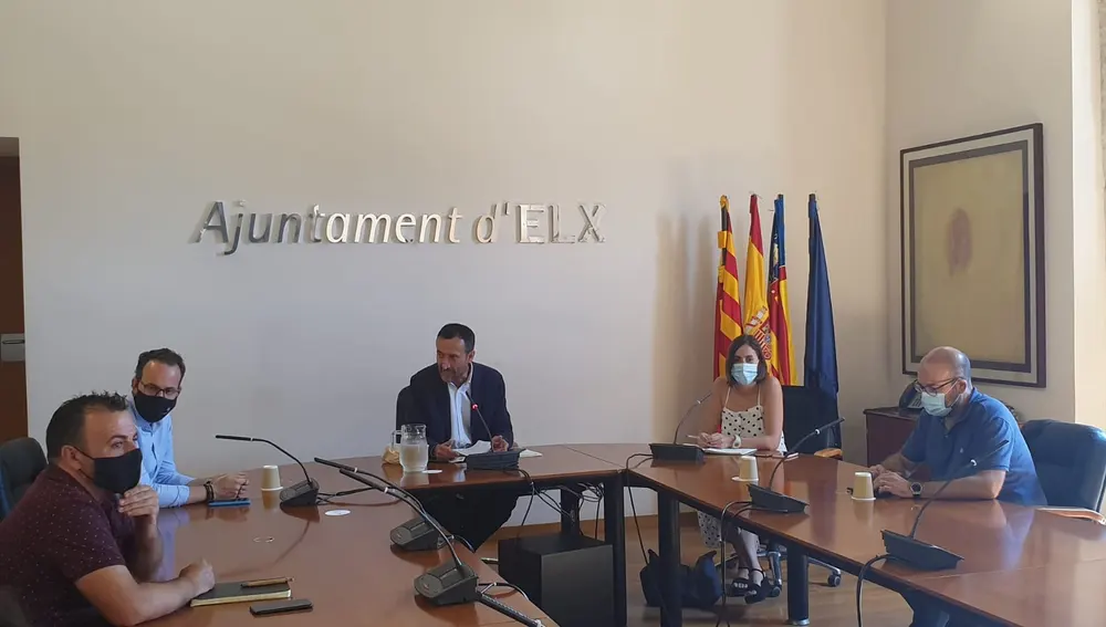 Comparecencia de PSOE y Compromís per Elx. Comparecencia de PSOE y Compromís per Elx.