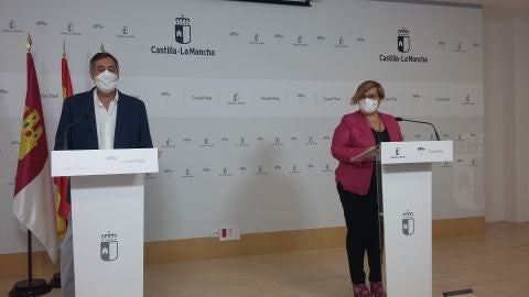 Jos&eacute; Caro y Carmen Olmedo durante la rueda de prensa