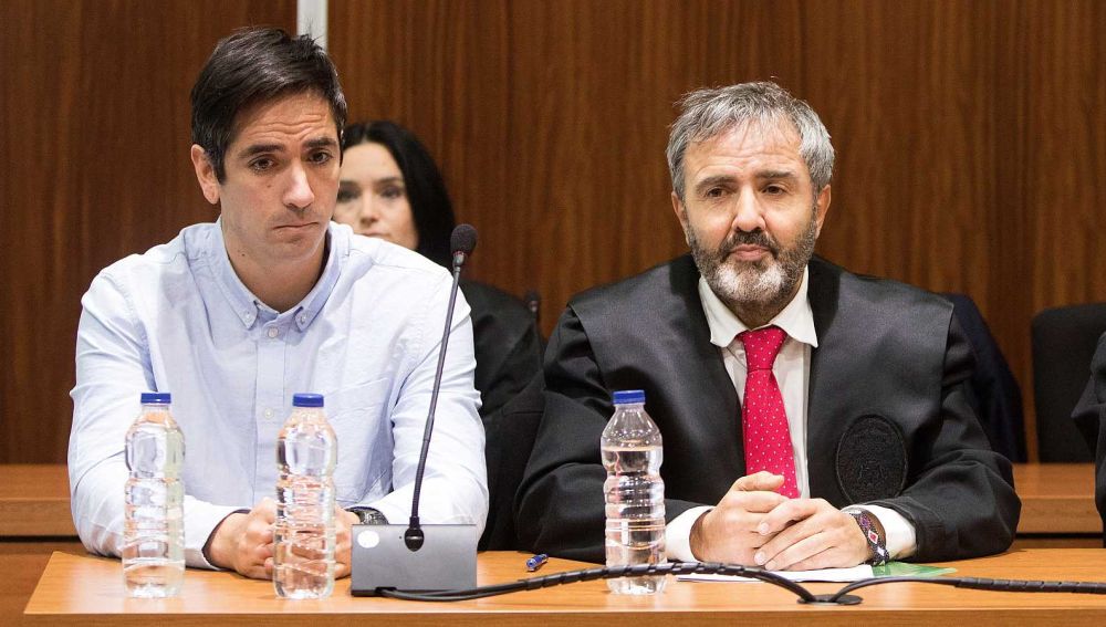 Rodrigo Lanza junto a su abogado Rodrigo Lanza junto a su abogado
