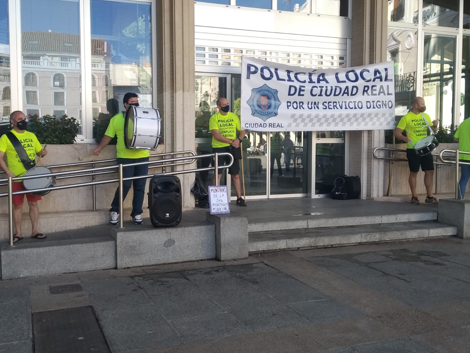 Policía Local de Ciudad Real: "No es cierto que hayamos aceptado el aumento de 29 agentes porque es insuficiente" Policía Local de Ciudad Real: "No es cierto que hayamos aceptado el aumento de 29 agentes porque es insuficiente"