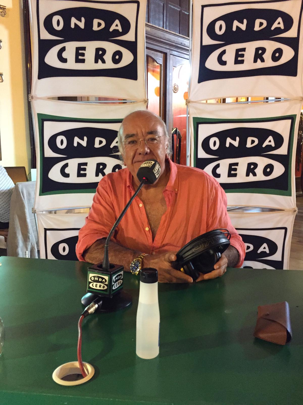 Juan Pedro Cosano, escritor y abogado: "Cuando tienes uno o dos oficios es difícil ubicarse en uno concreto" Juan Pedro Cosano, escritor y abogado: "Cuando tienes uno o dos oficios es difícil ubicarse en uno concreto"