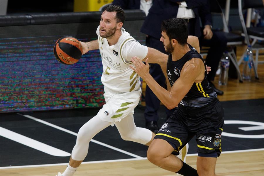 El Real Madrid se mete en la final de la Supercopa Endesa contra el Barça El Real Madrid se mete en la final de la Supercopa Endesa contra el Barça