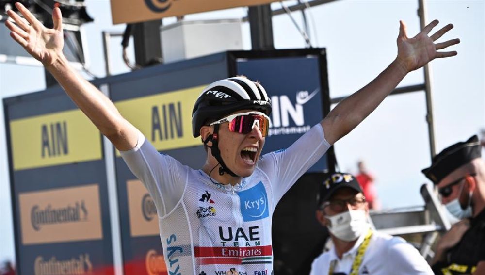 El ciclista esloveno Tadej Pogacar (UAE Team Emirates), celebra la victoria en la 15ª etapa del Tour El ciclista esloveno Tadej Pogacar (UAE Team Emirates), celebra la victoria en la 15ª etapa del Tour