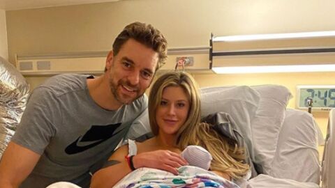 Pau Gasol y Cat Mcdonnell, junto a su hija Elisabet Gianna Gasol