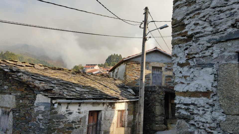 Tertulia en feminino en Más de Uno Ourense Tertulia en feminino en Más de Uno Ourense