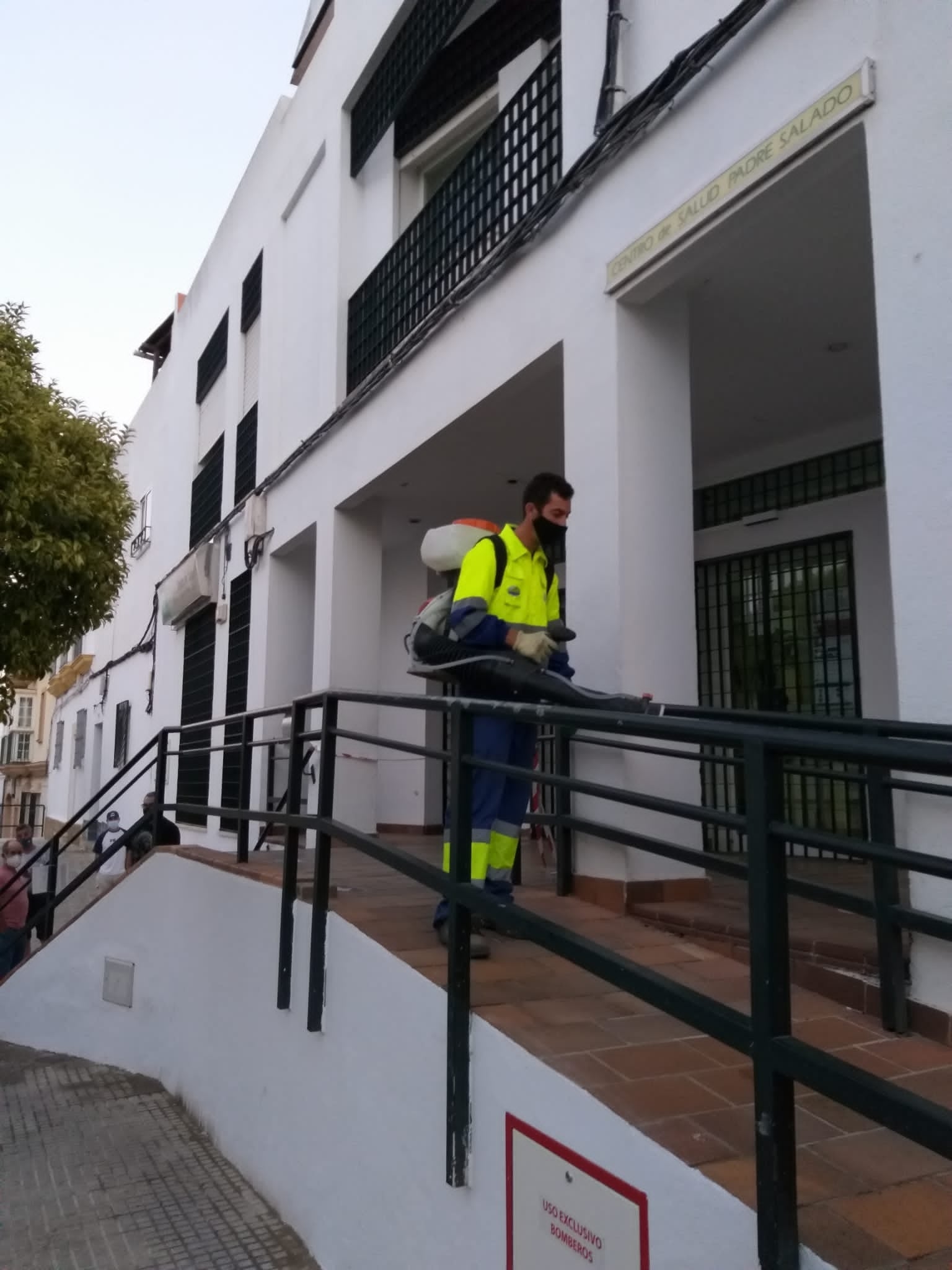 Chiclana refuerza la desinfección en las calles Chiclana refuerza la desinfección en las calles