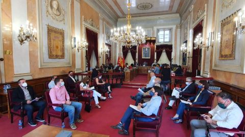 Sal&oacute;n de plenos del ayuntamiento de Alcal&aacute; de Henares