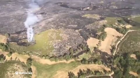 Ourense registra 18 incendios con la esperanza de que amaine el viento y llegue la lluvia