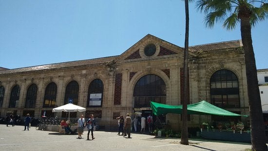 El Ayuntamiento activa el protocolo ante el positivo de un empleado municipal del Mercado de Jerez El Ayuntamiento activa el protocolo ante el positivo de un empleado municipal del Mercado de Jerez